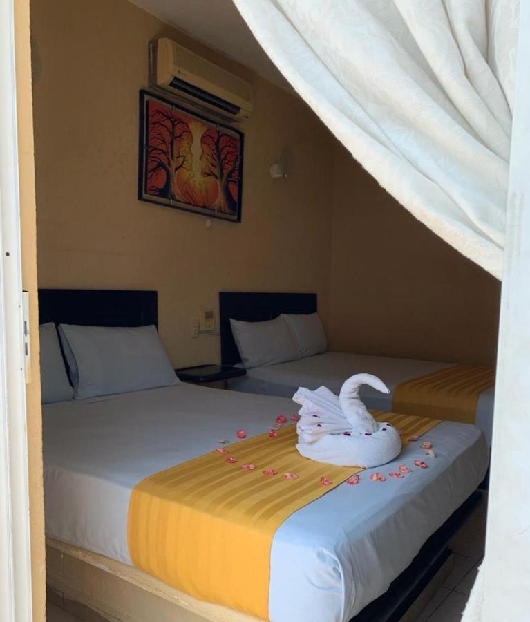Hotel Mariposa